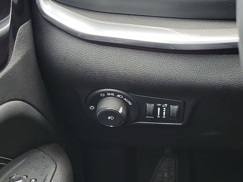 Used 2024 Jeep Compass Limited w/ High Altitude Package image 12