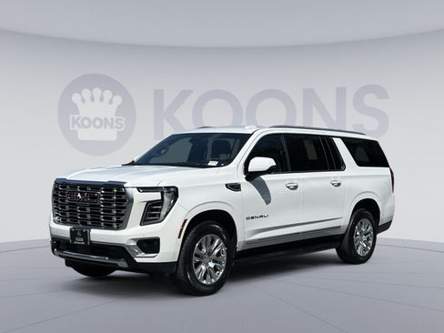 Used 2025 GMC Yukon XL Denali AWD/4WD image 5