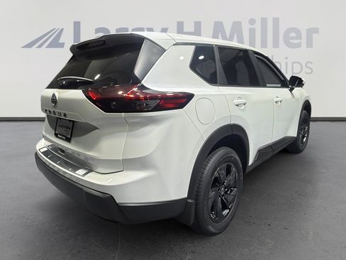 New 2026 Nissan Rogue SV FWD image 5