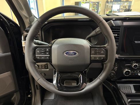 New 2026 Ford F250 Lariat w/ Black Appearance Package AWD/4WD image 17
