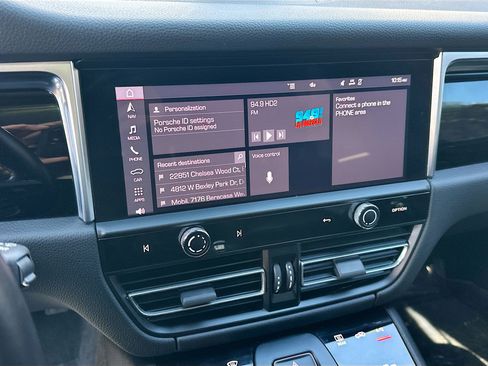 Used 2024 Porsche Macan S image 13