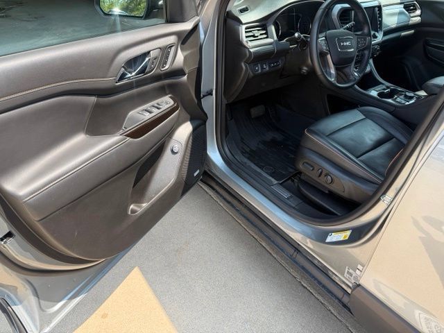 Used 2023 GMC Acadia AT4 w/ Technology Package AWD/4WD image 14
