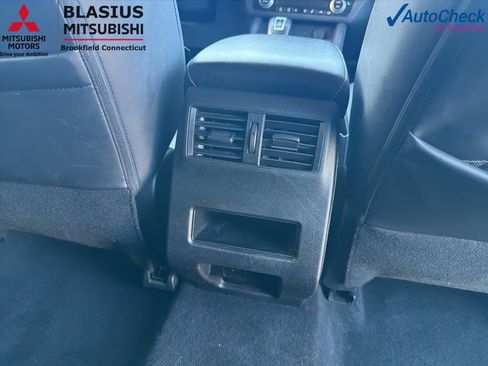 Used 2022 Mitsubishi Outlander SE AWD/4WD image 30