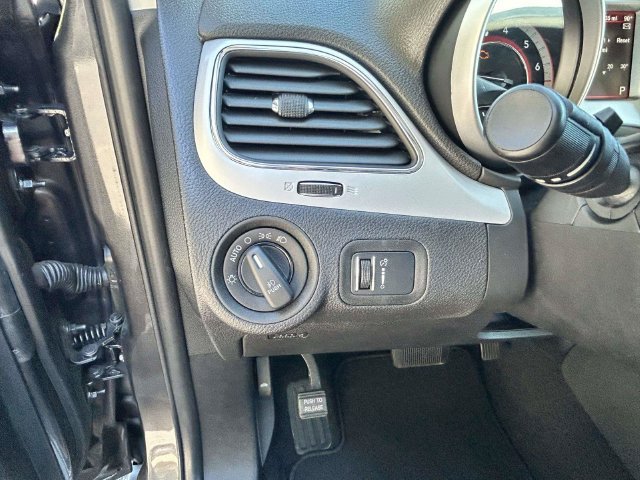 Used 2015 Dodge Journey R/T w/ Flexible Seating Group FWD image 32