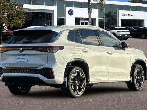 New 2026 Volkswagen Tiguan SEL R-Line image 4