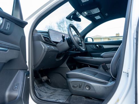 Used 2025 Buick Enclave Preferred image 14