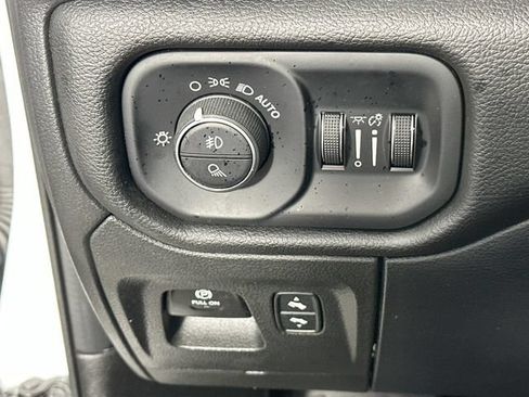 Used 2025 RAM 1500 Big Horn AWD/4WD image 23