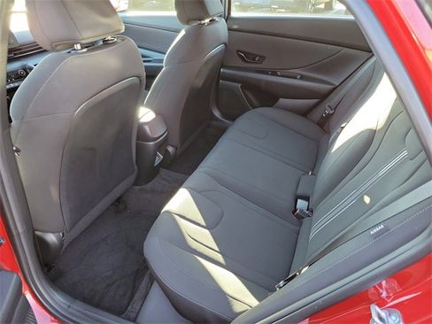 Used 2025 Hyundai Elantra Sport image 19