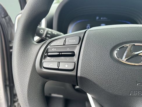 Certified 2024 Hyundai Venue SE FWD image 29