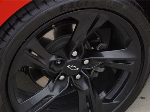 Used 2020 Chevrolet Camaro LT image 11