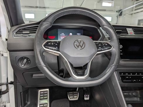 Used 2022 Volkswagen Tiguan SE R-Line AWD/4WD image 39