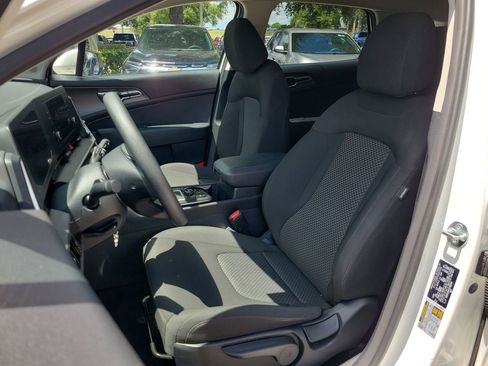 Used 2025 Kia Sportage LX FWD image 15