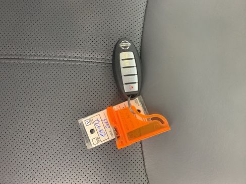 Used 2019 Nissan Pathfinder SL AWD/4WD image 42