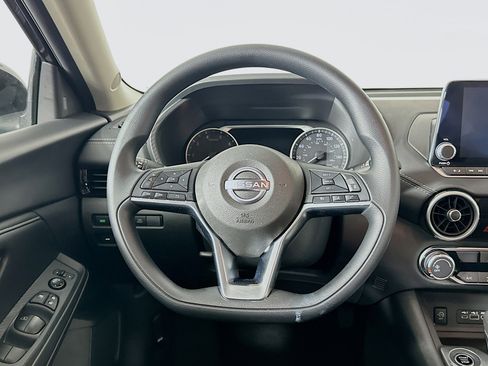 Used 2025 Nissan Sentra SV image 17