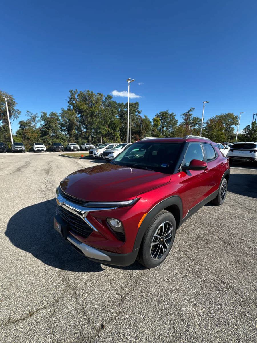 Used 2024 Chevrolet TrailBlazer LT w/ LT Cold Weather Package AWD/4WD image 12