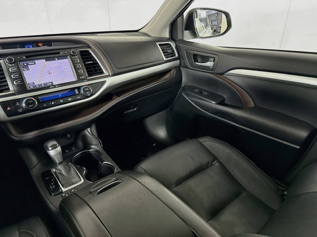 Used 2015 Toyota Highlander XLE AWD/4WD image 27