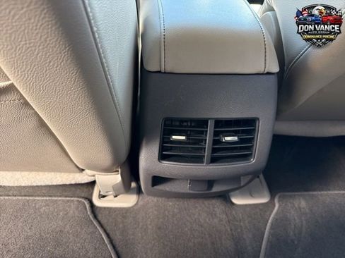 Used 2013 Ford Edge SEL FWD image 27