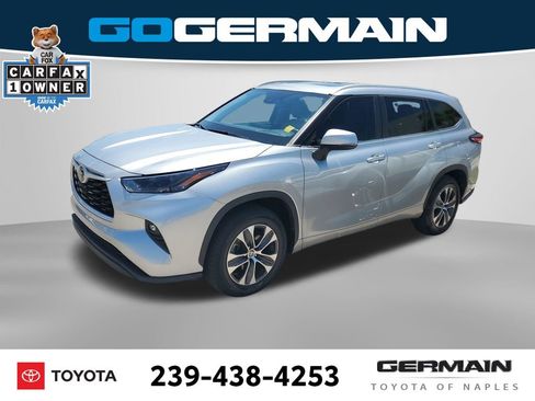 Used 2023 Toyota Highlander XLE FWD image 12