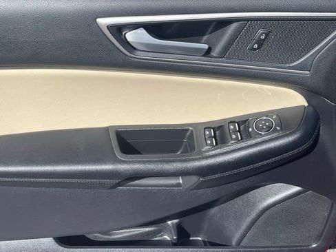 Used 2022 Ford Edge SEL w/ Convenience Package image 18