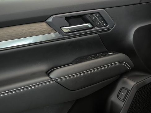 New 2026 GMC Terrain Denali w/ LPO, Floor Liner Package AWD/4WD image 5