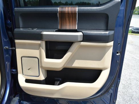 Used 2016 Ford F150 Lariat w/ Equipment Group 502A Luxury AWD/4WD image 34