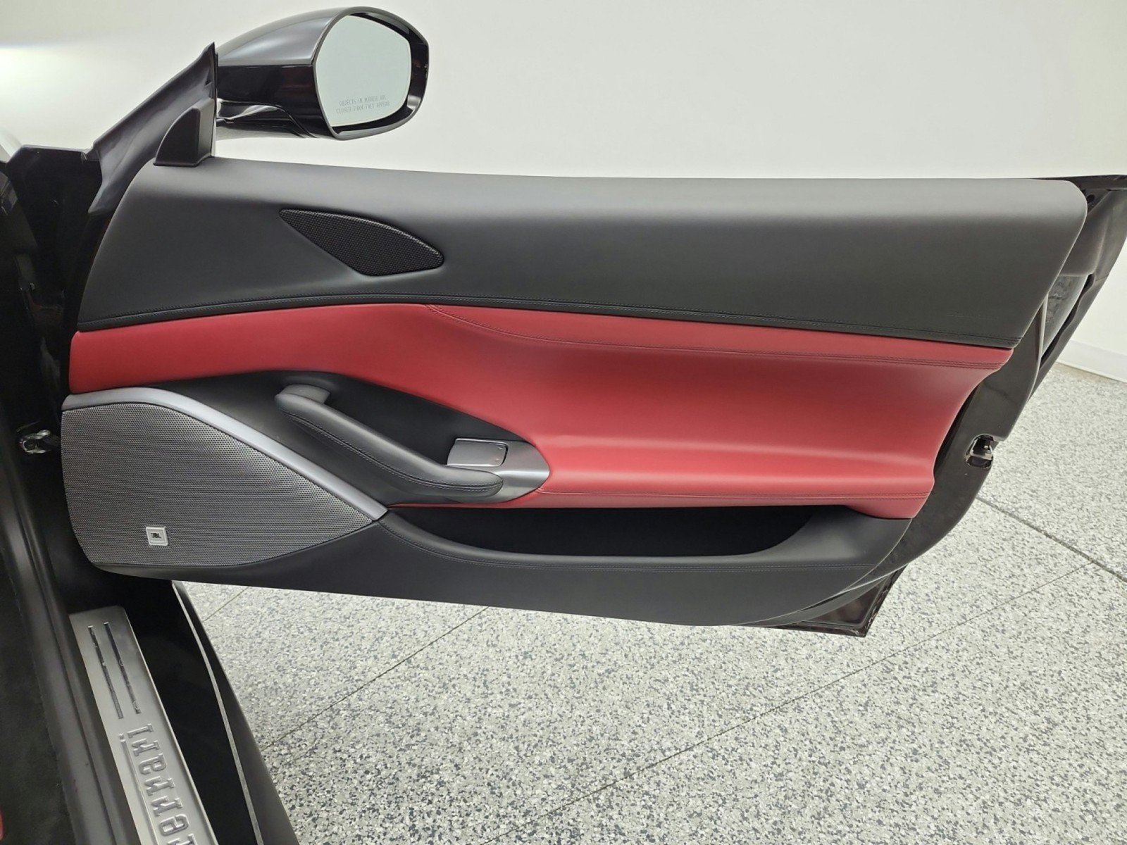 Used 2020 Ferrari Portofino RWD image 18
