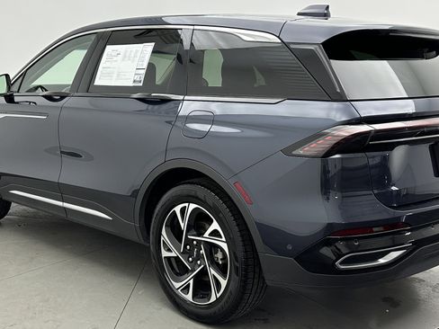 Used 2024 Lincoln Nautilus Premier w/ Equipment Group 102A image 7