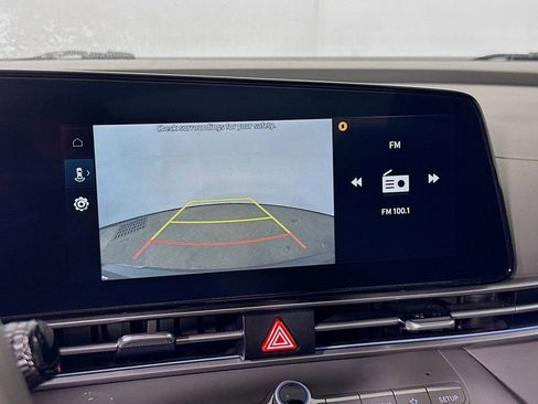 Used 2025 Hyundai Elantra SEL FWD image 9