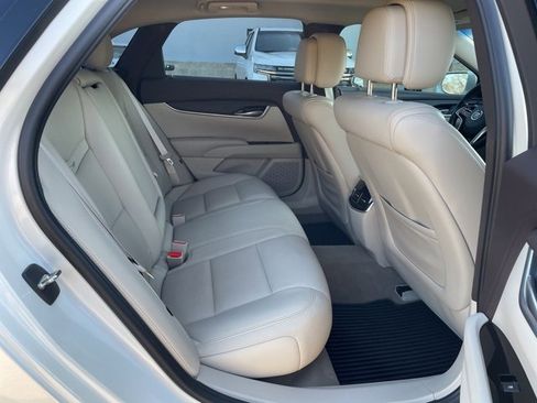 Used 2014 Cadillac XTS image 28