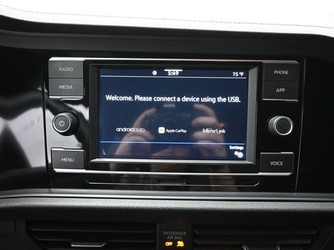 Used 2022 Volkswagen Jetta Sport image 9