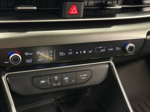Used 2025 Kia Carnival SX Prestige FWD image 18