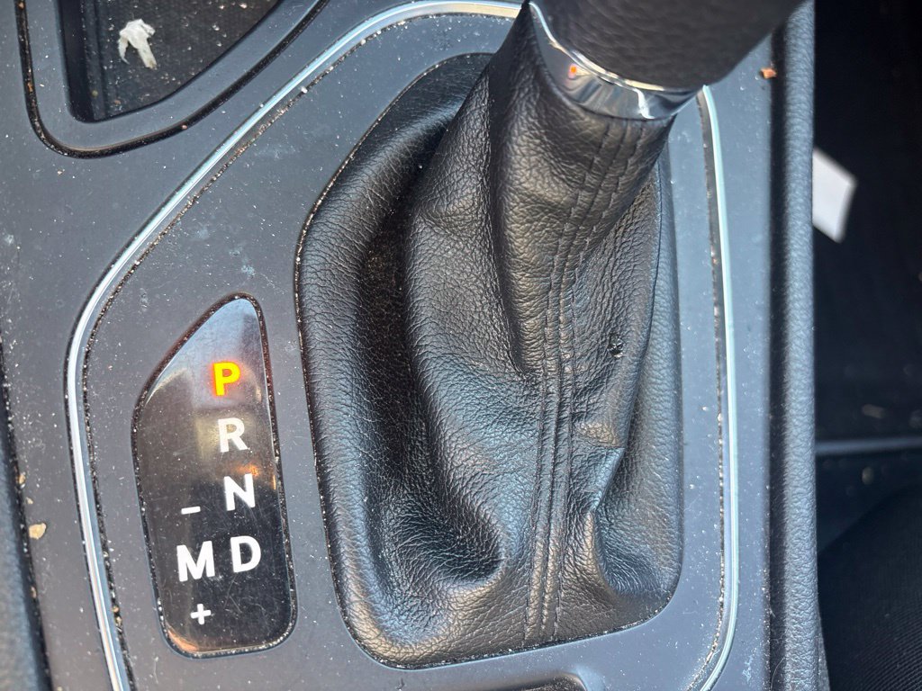Used 2020 Jeep Cherokee Latitude FWD image 38