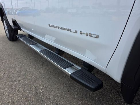 Used 2023 GMC Sierra 3500 Denali w/ Technology Package image 8