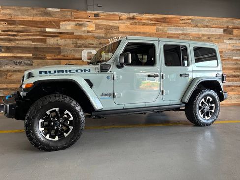 Used 2024 Jeep Wrangler Unlimited Rubicon 4xe AWD/4WD image 15