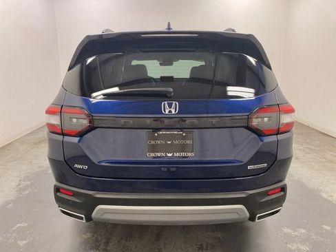 Used 2025 Honda Pilot Touring image 5