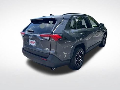 Used 2021 Toyota RAV4 XLE w/ Convenience Package AWD/4WD image 7