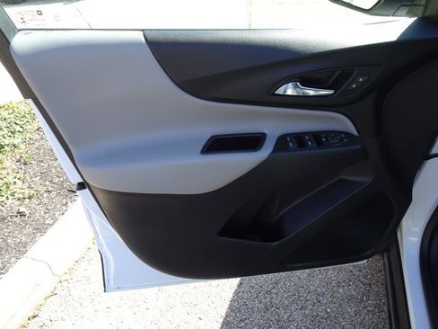 Certified 2022 Chevrolet Equinox LS w/ LS Convenience Package image 9