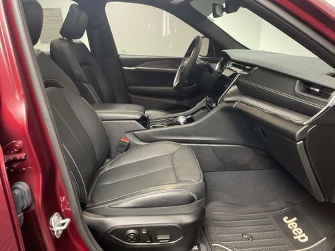 Used 2023 Jeep Grand Cherokee Overland image 25