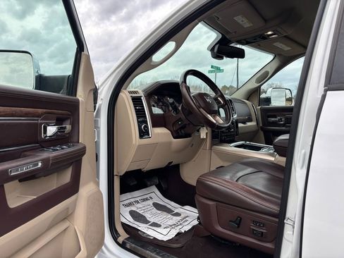 Used 2016 RAM 3500 Laramie Longhorn image 17