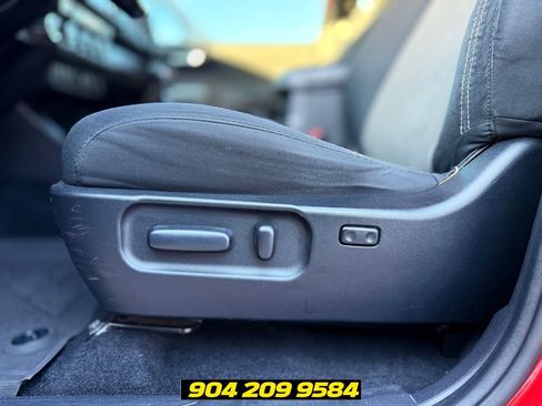 Used 2021 Toyota Tacoma TRD Off-Road w/ Technology Package AWD/4WD image 15
