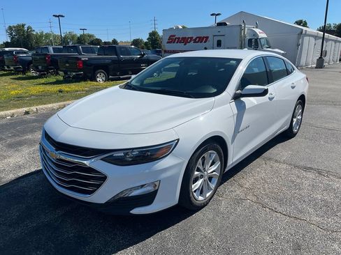 Used 2025 Chevrolet Malibu LT FWD image 3