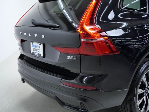 Used 2025 Volvo XC60 B5 Core AWD/4WD image 5