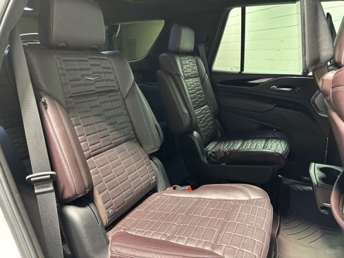 Used 2023 Cadillac Escalade Premium Luxury Platinum AWD/4WD image 40