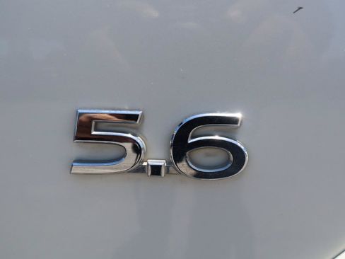 Used 2016 INFINITI QX80 4WD w/ Deluxe Technology Package image 11