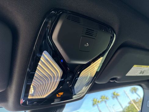 Used 2023 BMW X5 sDrive40i w/ Parking Assistance Package image 33