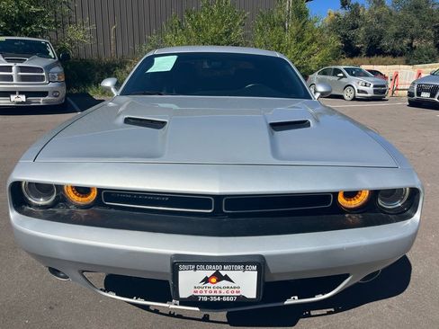 Used 2019 Dodge Challenger SXT w/ Plus Package image 8