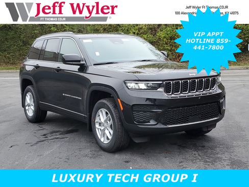 New 2025 Jeep Grand Cherokee Laredo image 1