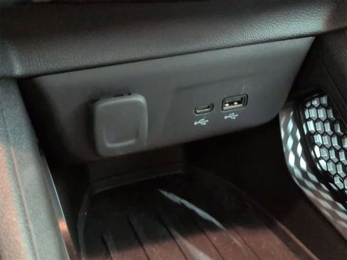 Used 2025 Chevrolet TrailBlazer LT image 30