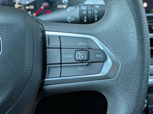 Used 2023 Jeep Compass Sport image 14