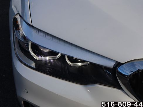 Used 2018 BMW 540i xDrive w/ Premium Package image 11